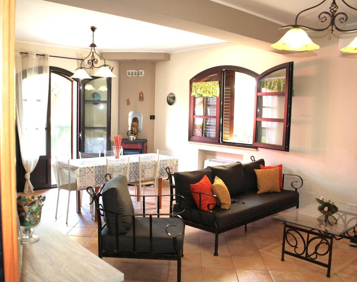 פרנקווילה די סיציליה Casa Vacanze A Rava מראה חיצוני תמונה